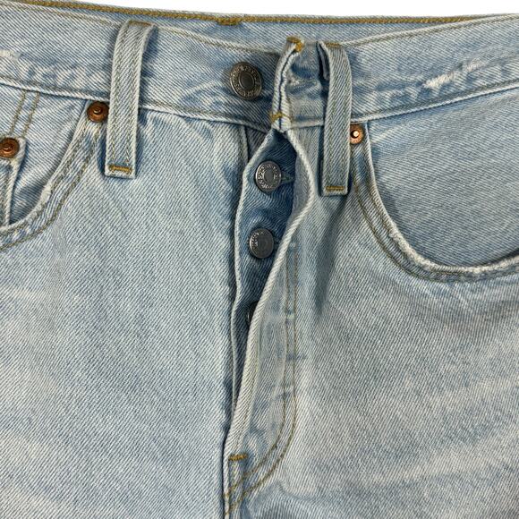 Levi’s 501 SZ W26 Jean Shorts Button-Fly Distressed Light Wash Frayed Hems Blue - Picture 3 of 11